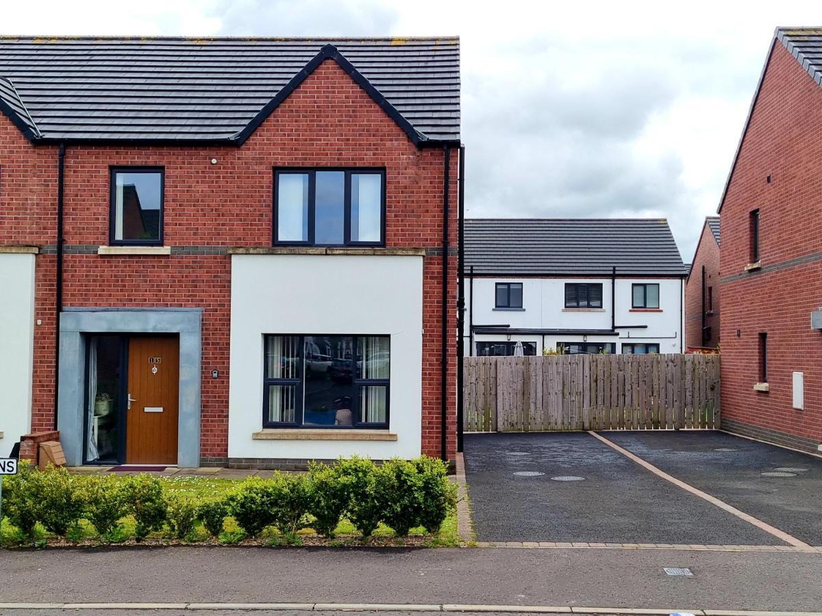 Modern 3 Bedroom Semi Detached Home Limavady Bagian luar foto