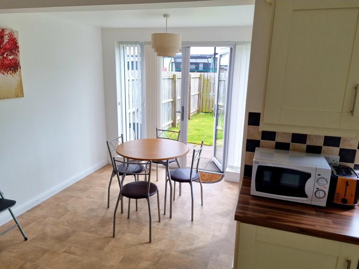 Modern 3 Bedroom Semi Detached Home Limavady Bagian luar foto